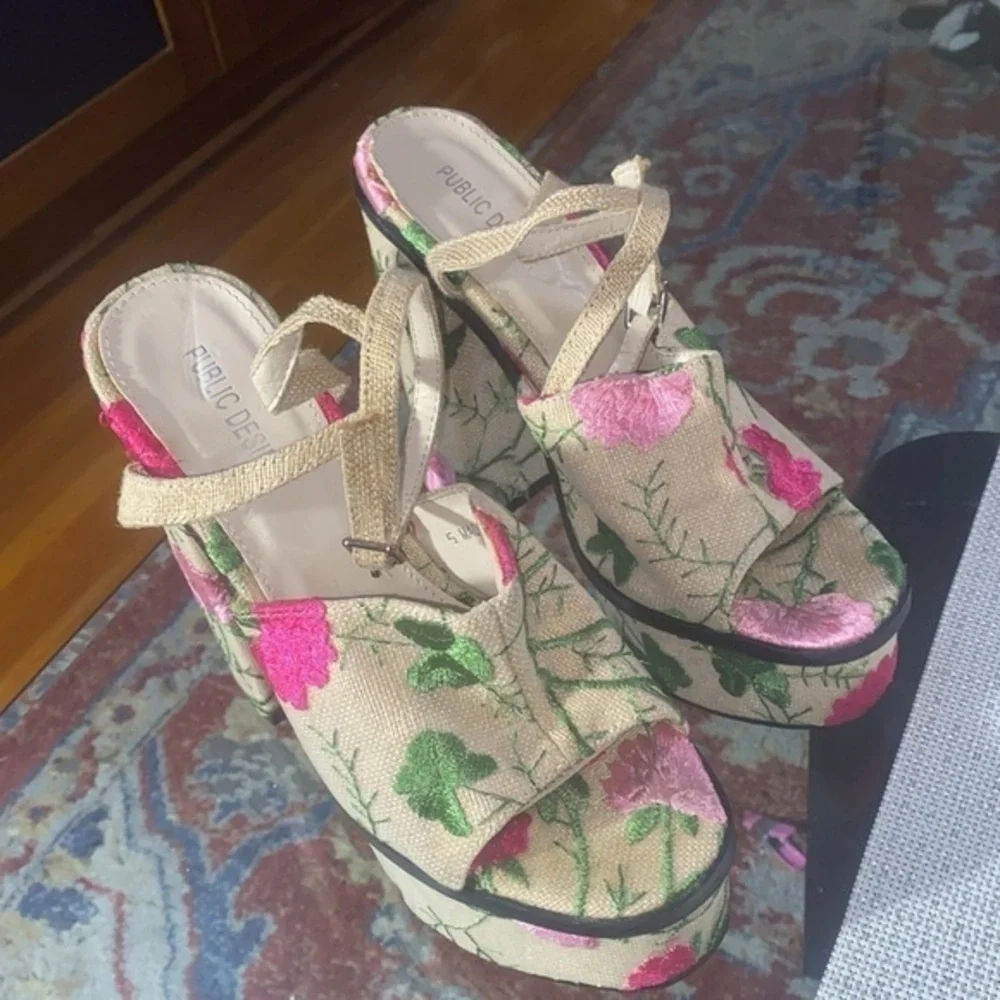 🌺🌸🌹💐Beautiful PUBLIC DESIRE , platforms